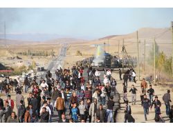 Van'da Açlık Grevi Eylemcilerine Destek Gösterisi Yapıldı