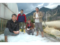 Demre'de Seraları Dolu Vurdu