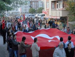 Sokaklara Dökülen Şehit Aileleri, Teröre Lanet Yağdırdı