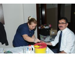 Balıkesir Valisi Turhan Kan Bağışında Bulundu