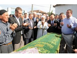 Darbe Döneminde Asılan Esendağ'ın Vefat Eden Annesi Manisa'da Defnedildi