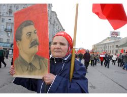 Medvedev’den Sert Stalin Eleştirisi: Ölü Tiranları Sevmek Kolay