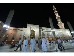 Hacılar Mescid-i Nebevi’yi Ziyaret Edip Türkiye’ye Dönüyor