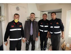 20 Lira Verip, Bacanızı Temizletin, Lodoslu Havalarda Ecel Teri Dökmeyin