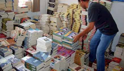 Ayvalıkta Korsan Kitap Operasyonu