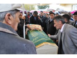 Tunceli'de Teröre Tepki: Yeter Artık, Hep Zavallı İnsanlar Öldürülüyor