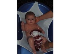 Bebekleri Mevsim Şartlarına Göre Banyo Yaptırın Uyarısı