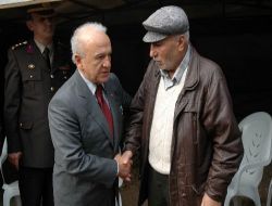 Vali Atış, Şehit Uzman Çavuşun Ailesine Başsağlığı Dileğinde Bulundu