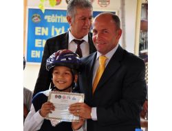 Alanya'da Bisiklet Eğitimi Alan Çocuklara Sertifika