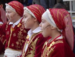 Başkan Oyuna Kalktı, Halk Coştu