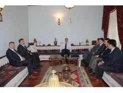 Vali Özçimen'den Kimseye Yok Mu Derneği'ne Teşekkür