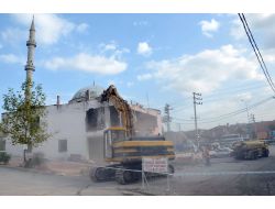 Ovaakça Meydanı İçin Son Binalar Yıkıldı