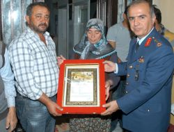 Şehidin Ailesine Şehadet Belgesi Teslim Edildi