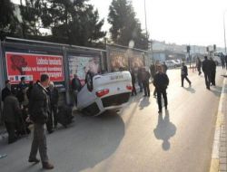 Üç Kez Takla Atan Otomobilden Yara Almadan Çıktılar