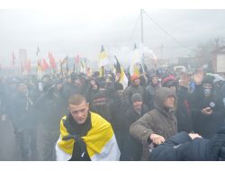 Rusya’da Binlerce Neonazi Yürüdü
