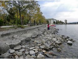Sapanca Gölü'ndeki Su Seviyesi Gittikçe Düşüyor