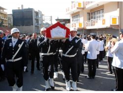 Polis Memuru İzmir'de Toprağa Verildi