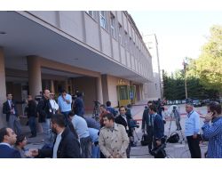 Başbakanlık'ta Silah Sesleri Sıcak Saatlerin Yaşanmasına Yol Açtı