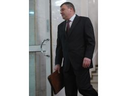 Putin, Savunma Bakanı Serdyukov’u Görevinden Aldı!