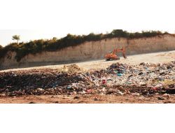 Belediye Çöplüğünün Kokusu Vatandaşları İsyan Ettirdi