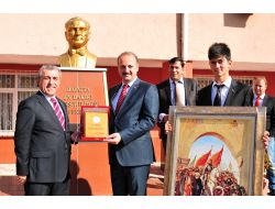 Gülveren Lisesi'nden Başkan Akgül'e Teşekkür Plaketi