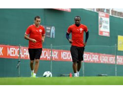 Lider Ortağı Medical Park Antalyaspor, Kasımpaşa'ya Bileniyor