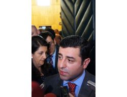 Demirtaş: Milletvekillerinin Açlık Grevi Başlatmasıyla İlgili Belli Bir Şey Yok
