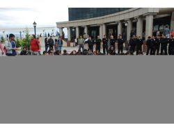 Öğrencilerle Özel Güvenlikçiler Arasında Arbede