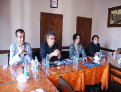 Sanatçılar Hatay'da Demokratik Açılıma Tepki Gösterdi