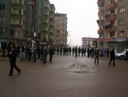 Iğdır'da İzinsiz Gösteriye Polis Müdahale Etti