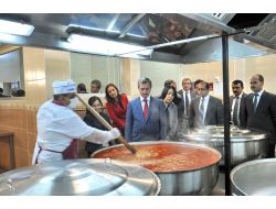 Başkan Tahmazoğlu: Günde 5 Bin 300 Kişiye Sıcak Yemek Ulaştırıyoruz