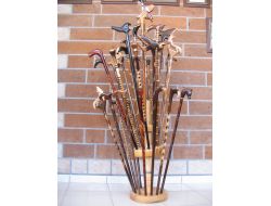 Ahlat’ta Araba Fiyatına Satılan Bastonlar Alıcı Buluyor (Özel)