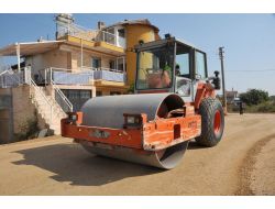 İzmir'in Köy Yollarına 2 Milyon Metrekare Sathi Kaplama Yapılacak