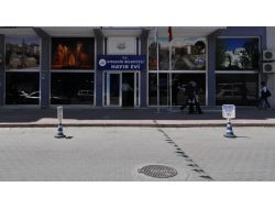 Hayır Evi, Yardımlarıyla Sevindirmeye Devam Ediyor