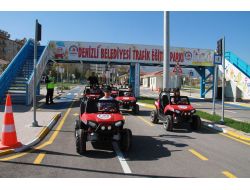 Bu Parkta Çocuklar Trafiği Eğlenerek Öğreniyor