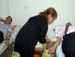 Sgk Bayburt Çalışanları Kızılay'a Kan Verdi
