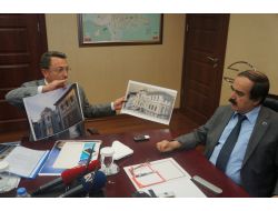 Tarihi Eserlerin Ortaya Çıkarılması İçin İğneyle Kuyu Kazıyoruz