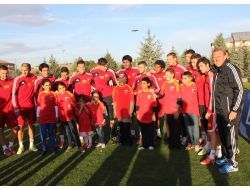 Kayserisporlu Futbolcular Organ Nakli Bekleyen Çocuklarla Buluştu