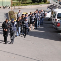 Kaçak Akaryakıt Satan Zanlılar