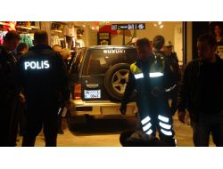 Kontrolden Çıkan Cip Mağazaya Daldı