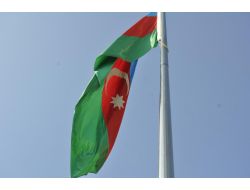 Azerbaycan'da Bayrak Günü Coşkusu