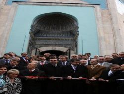 Yeşil Türbe, 3 Yıllık Restorasyon Çalışmasının Ardından Açıldı