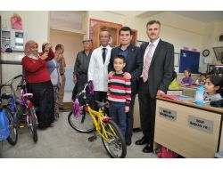 Baraj İlköğretim Okulu'nda Başarılı Öğrenciler Bisikletle Ödüllendiriliyor