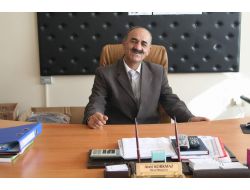 Örnek Okul Müdürüne Gülsar’dan Takdir Ve Övgü Geldi