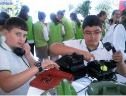 Minik Öğrencilerden 'Nostaljik İletişim Araçları' Sergisi