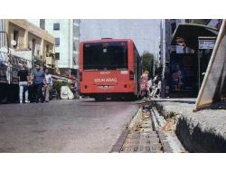 İzmir'in Merkezinde Aynı Fotoğraf Bir Yıl Arayla Yeniden Çekildi