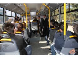 Öğrenciler Sosyal Medya Üzerinden Şikayet Etti, Başkan Otobüsleri Denetledi