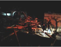 Şiddetli Rüzgar Minare İskelesini Yıktı