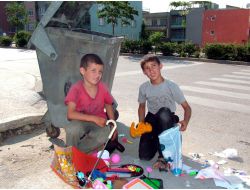 'Mendil Satan Çocuklardan Alışveriş Yapıp, Onları Sokağa Bağlamayın'