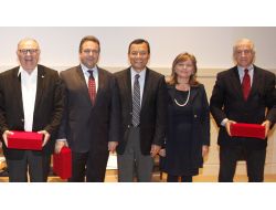 Gediz Üniversitesi'nde Ekonominin Altın Çağ Değerlendirildi